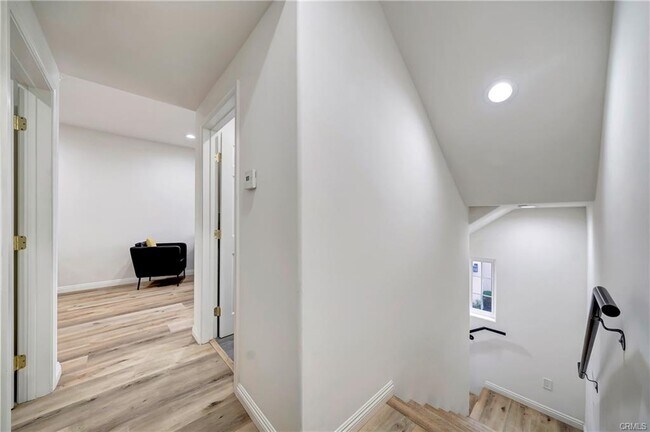 Building Photo - 1101 Maclay St