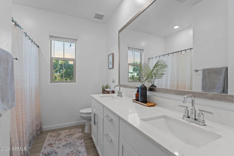 Building Photo - 4077 S Sabrina Dr