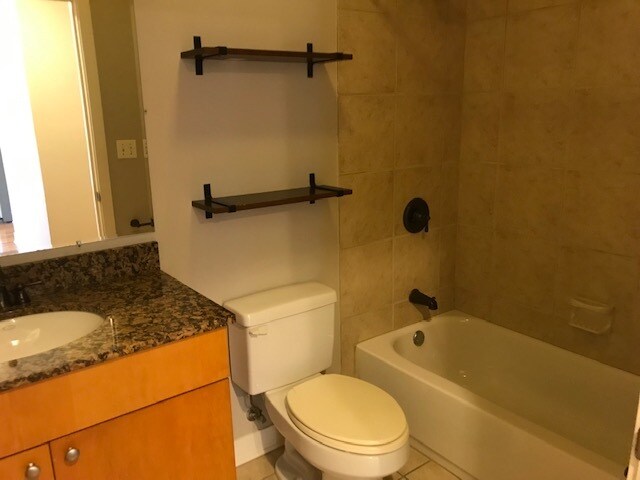 Building Photo - 2120 W Washington Blvd