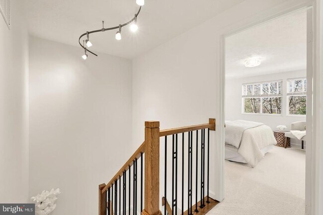 Building Photo - 6003 Chicory Pl