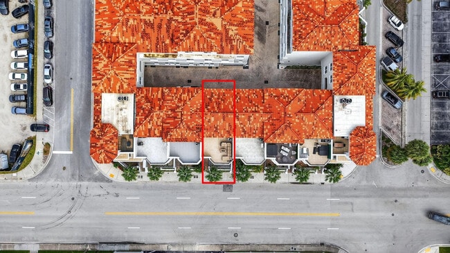 Building Photo - 508 N Birch Rd