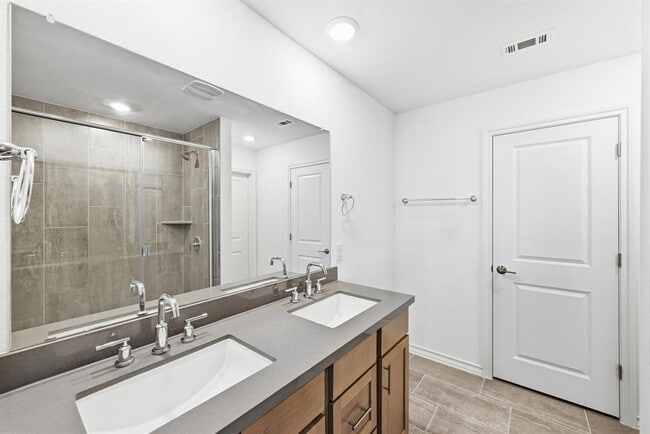 Building Photo - 2907 Tavern Dr