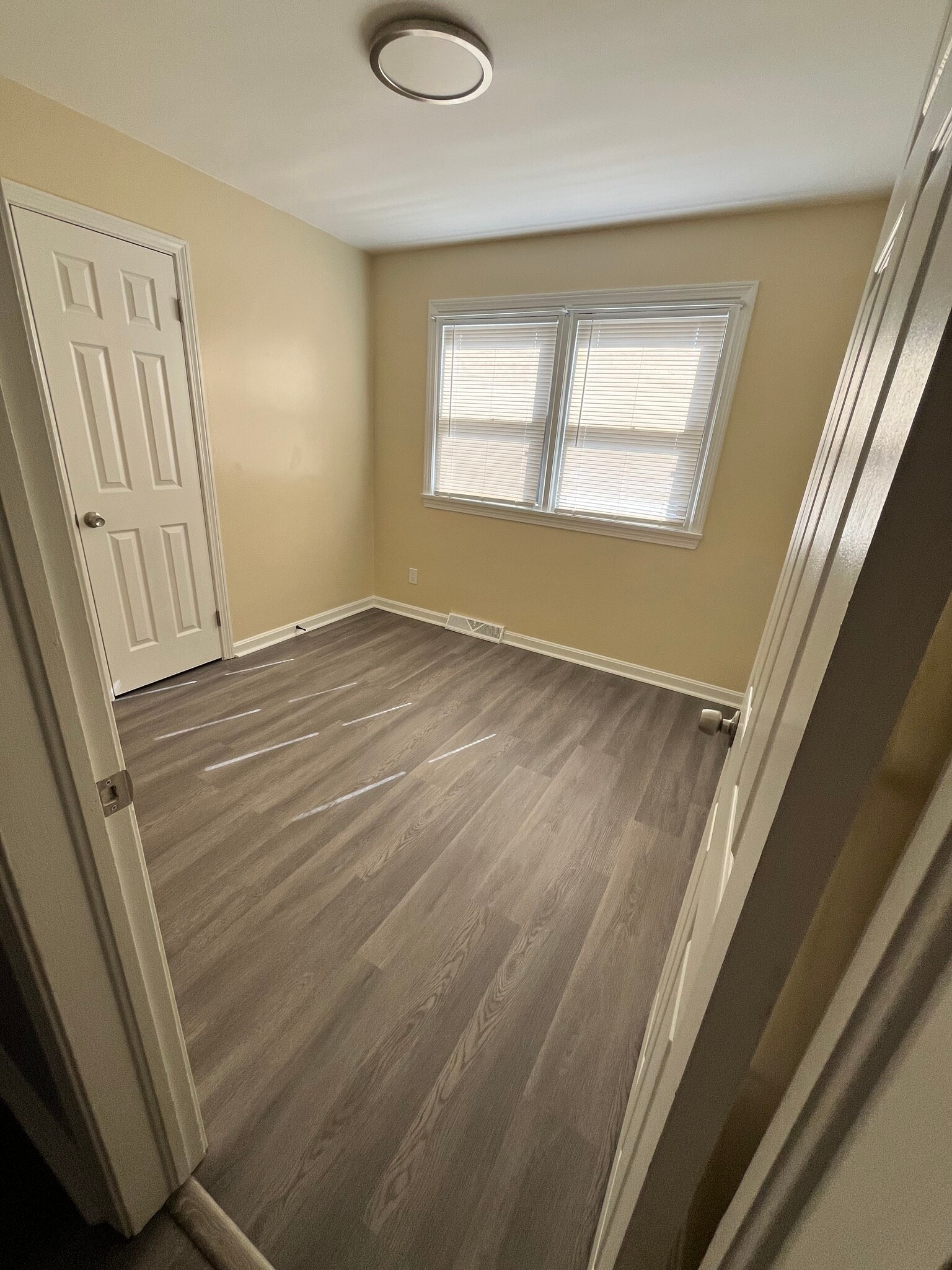 Building Photo - 5023 Forest Park Pl