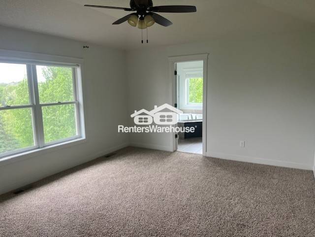 Building Photo - 1730 Deephaven Dr