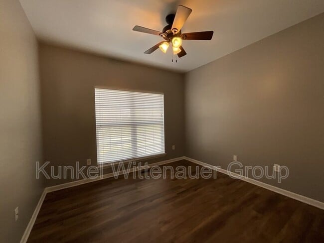 Building Photo - 2308 Four Lakes Dr