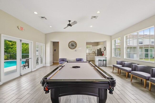 Building Photo - Heritage Oaks gated community 3/2.5/2 Townhome