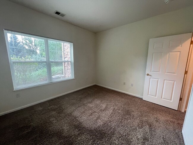 Building Photo - Great Condo with Garage in South Ft. Collins