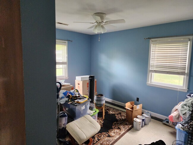 Building Photo - 3 Bed 1 bath Home Mount Airy