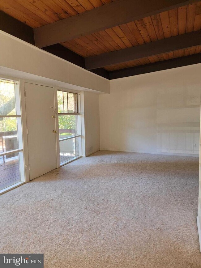Building Photo - 4333 Americana Dr