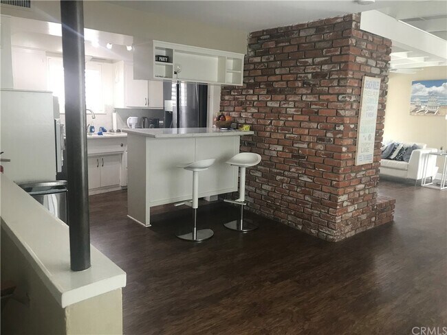 Building Photo - 111 19th St