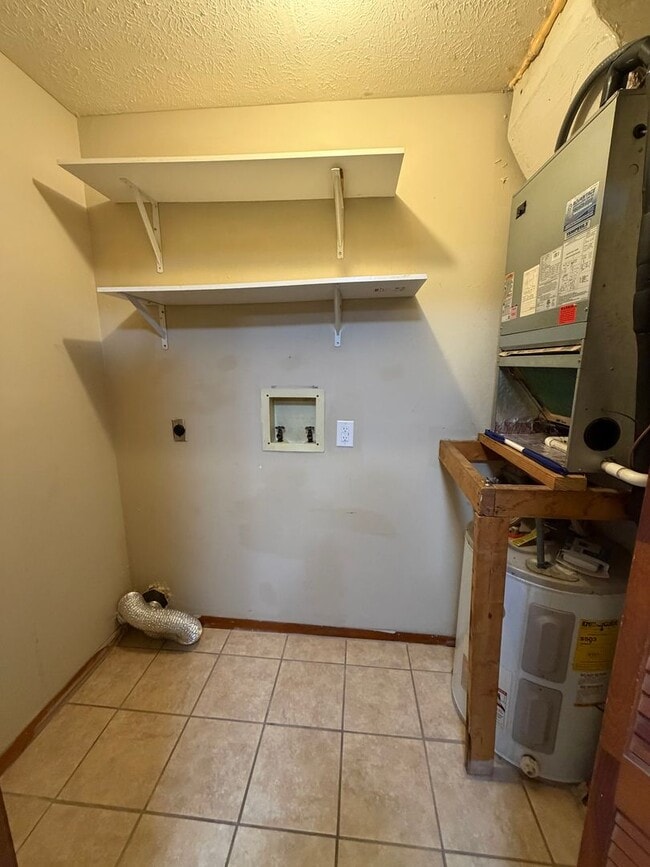 Building Photo - 600 N Bob Little Rd