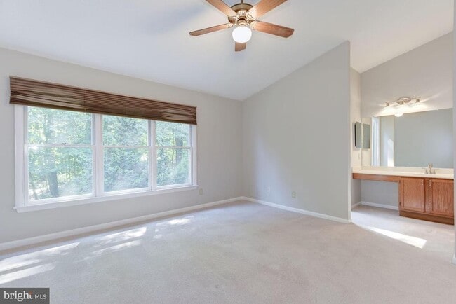 Building Photo - 1605 Oak Spring Way