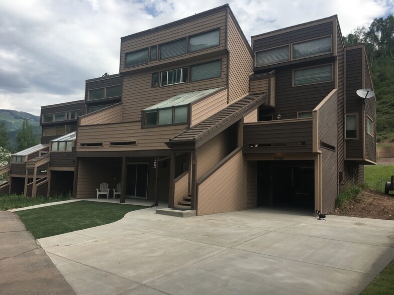 Building Photo - 4595 Bighorn Rd