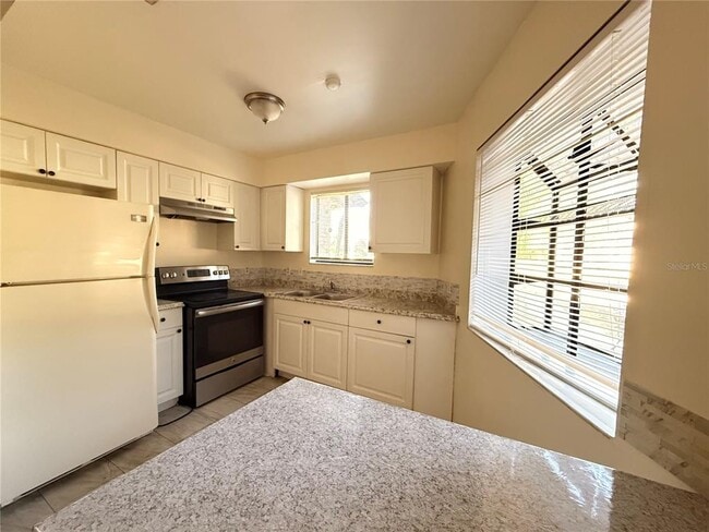 Building Photo - 1708 Foxhall Cir