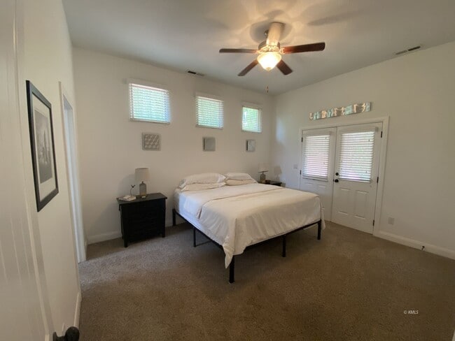 Building Photo - 463 Deadwood Dr