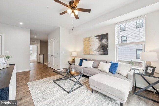 Building Photo - 44603 Wolfhound Sq