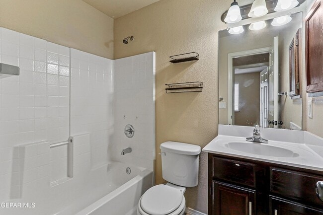 Building Photo - 14336 Desert Sage Dr