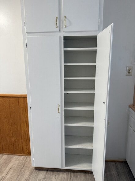 Building Photo - 330 E Fairview Ave