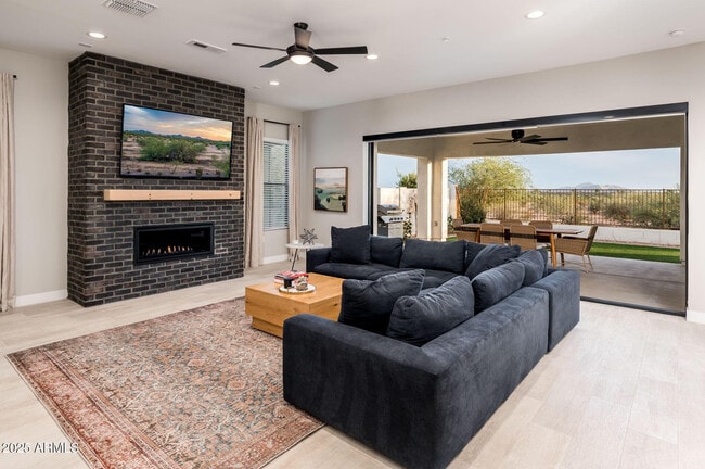 Building Photo - 6615 E Libby St