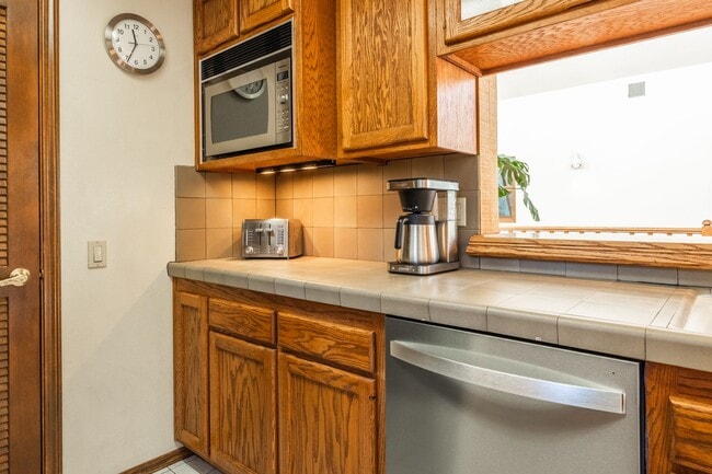 Building Photo - 283 Monterey Pine Rd