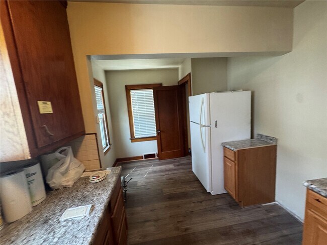 Building Photo - 1107 Bristow St