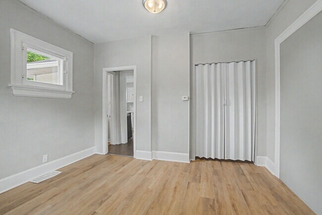 Building Photo - 2600 Wayne Ave