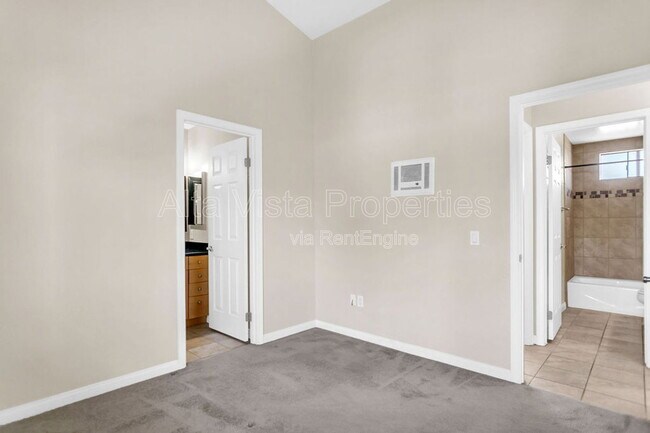 Building Photo - 4357 Oregon St