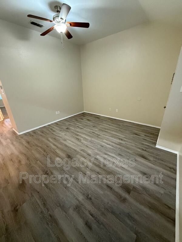 Building Photo - 641 WOODARD