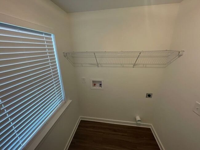 Building Photo - Home for Rent in Oak Grove, AL!!! Available to View Now!