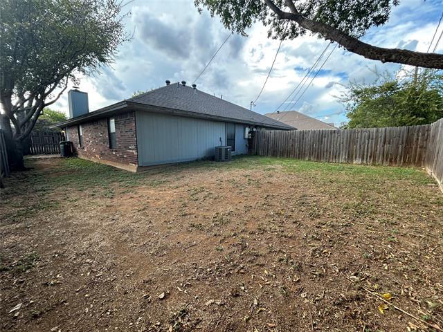 Building Photo - 6320 Holiday Ln