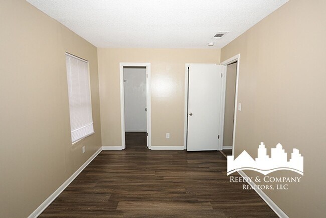 Building Photo - 1616 Winston Dr