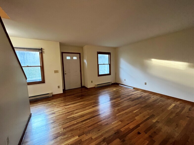 LR - 36 Merrimac St