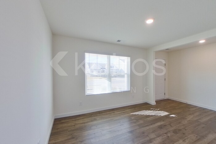 Building Photo - 3918 NE Billie Ln