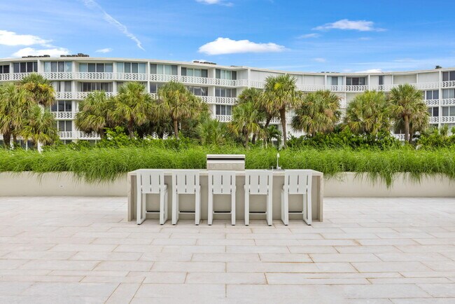 Building Photo - 2773 S Ocean Blvd