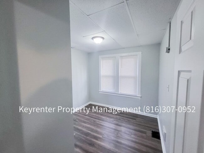 Building Photo - 2 Bed 1 Bath ready to rent!