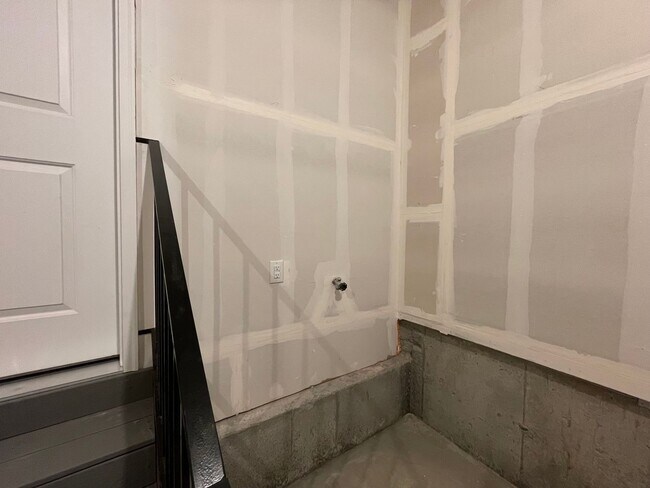 Building Photo - 3-Bedroom Townhome in Santaquin!