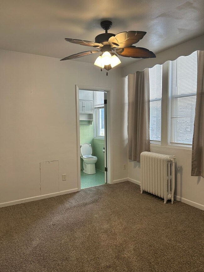 Building Photo - 5619 6th Ave