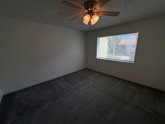 Building Photo - 7405 Charmant Dr