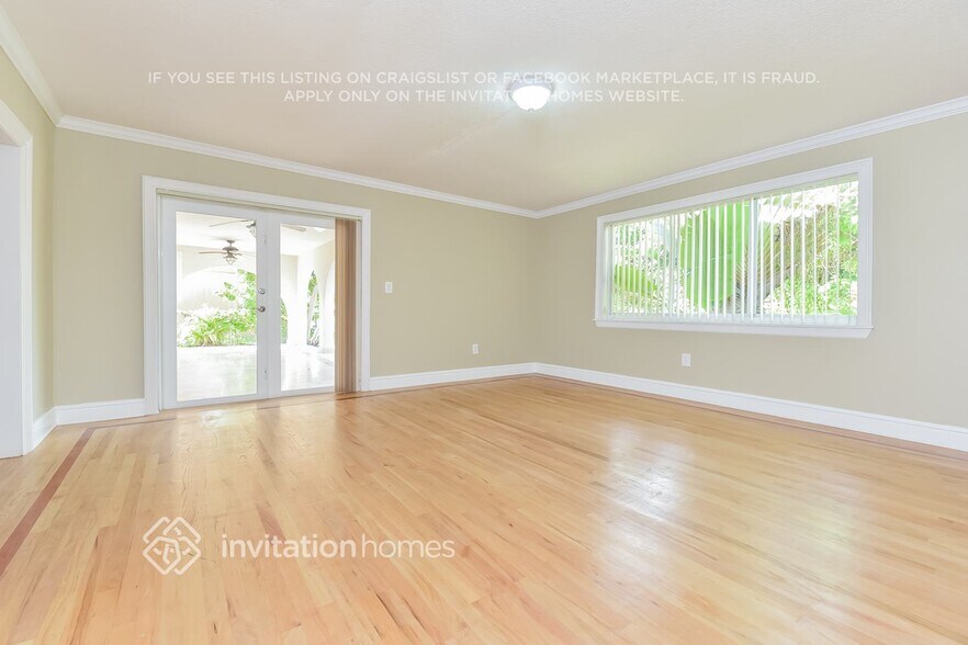 Building Photo - 3220 SW 118th Ct