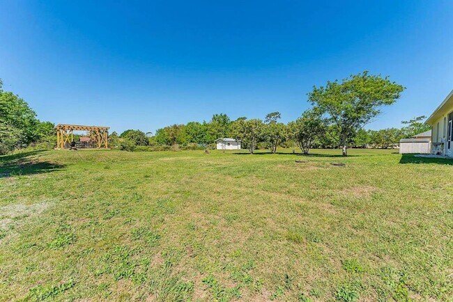 Building Photo - 2832 Rodeo Dr