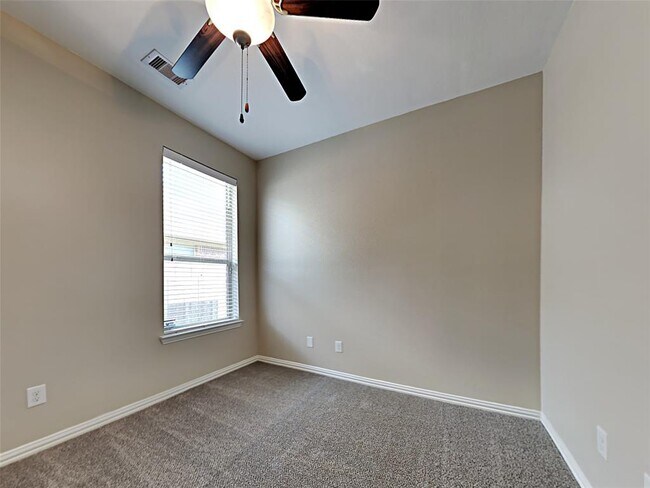 Building Photo - 5206 Southern Orchard Ln
