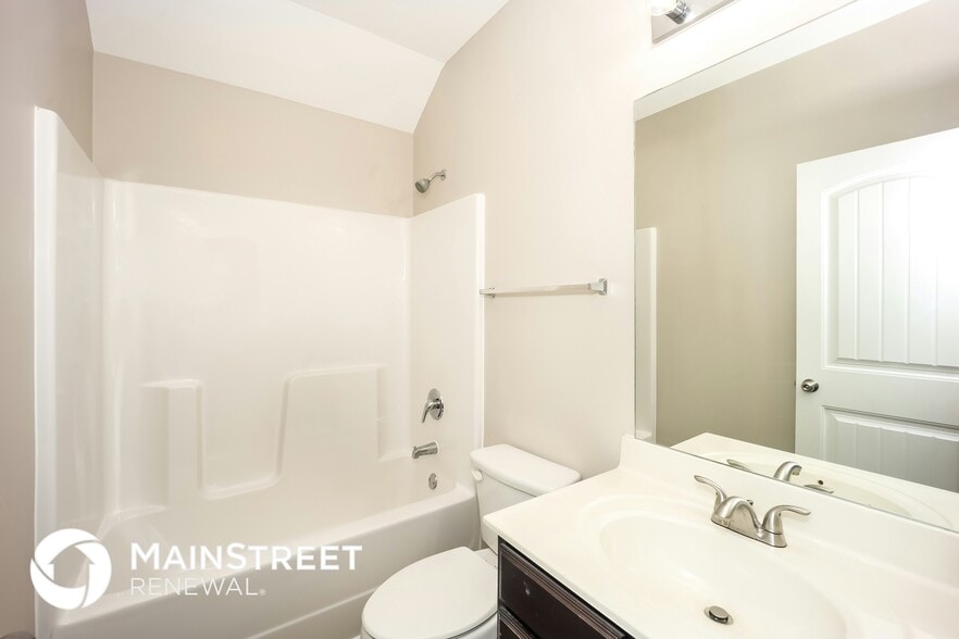 Building Photo - 6372 Woodwell Dr