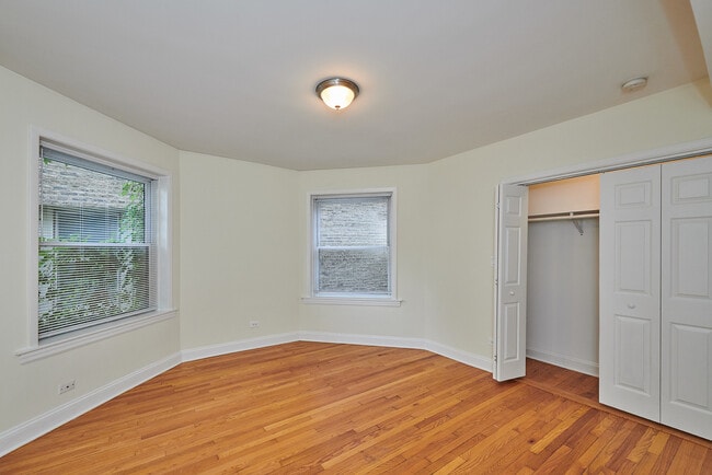 Building Photo - 6330 N Rockwell St