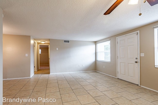 Building Photo - 3 br, 2 bath House - 7613 Christina Lane