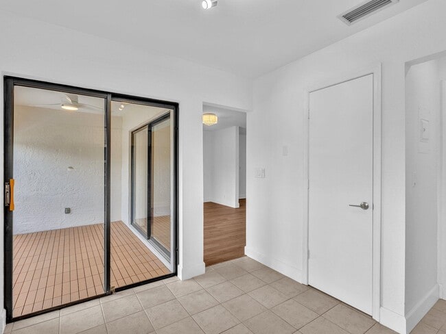 Building Photo - 4785 Quailwood Terrace