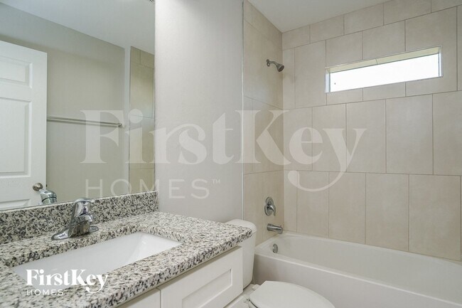 Building Photo - 1021 SW 11th Ave