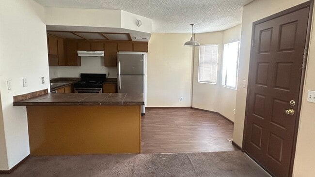 Building Photo - Beautiful & upscale 2 bedroom 2 bathrooms ...