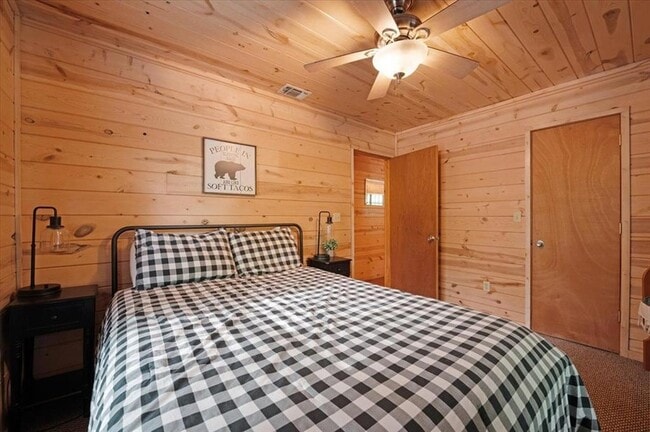 Building Photo - 206 Orca Rd