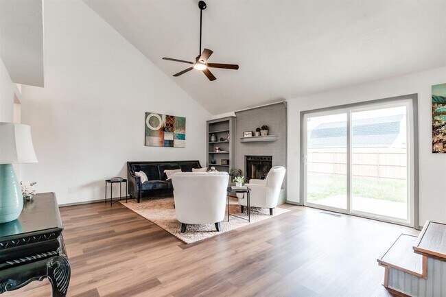 Building Photo - 8321 Breezewood Dr