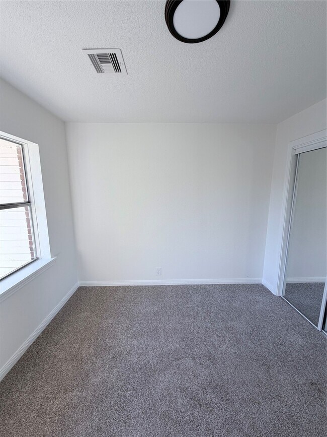 Building Photo - 4601 W 43rd St